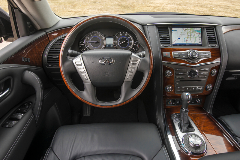 Illustration for article titled 2015 Infiniti QX80 Gets A Facelift, Still Looks Like A Cyborg Bull